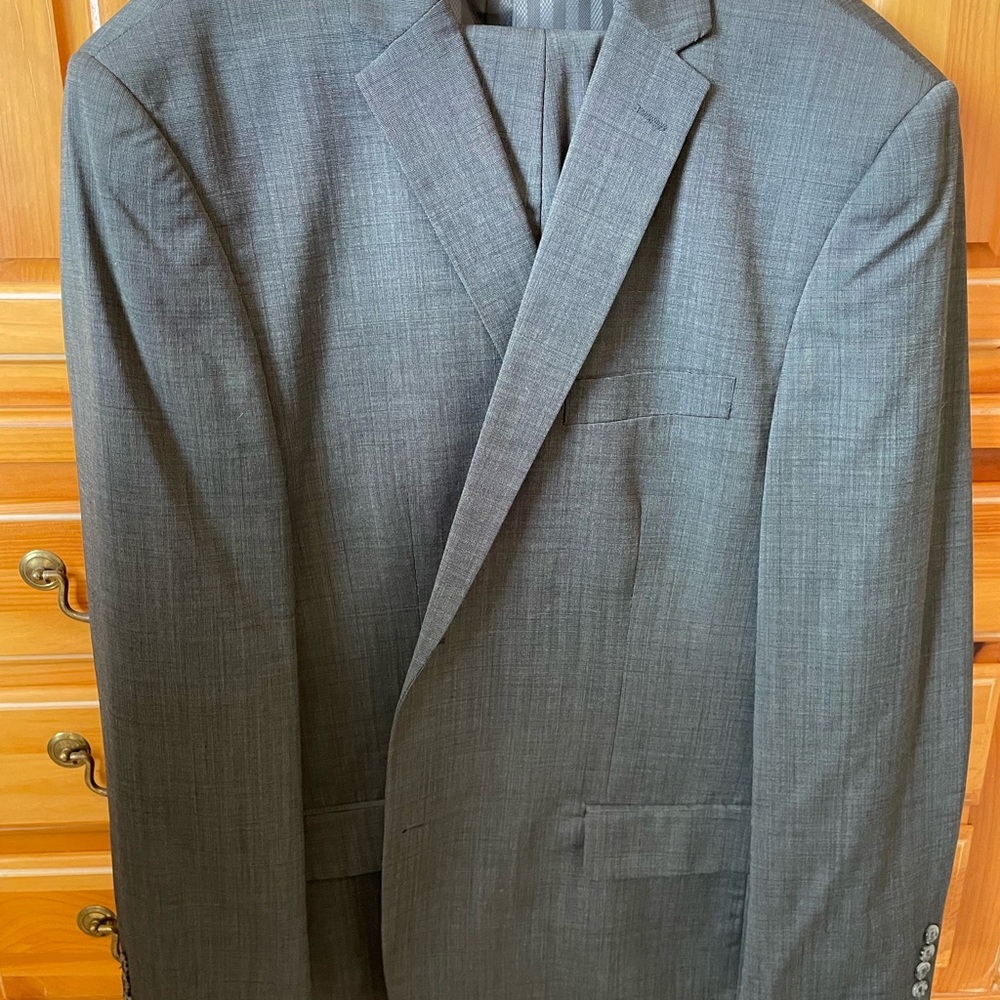Men's Classic Gray Suit